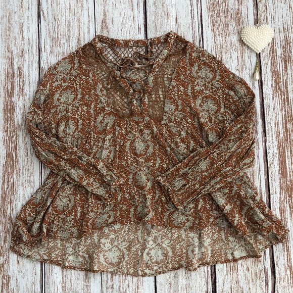 Guilded Intent Printed Buckle Top Size Small - Picture 1 of 8